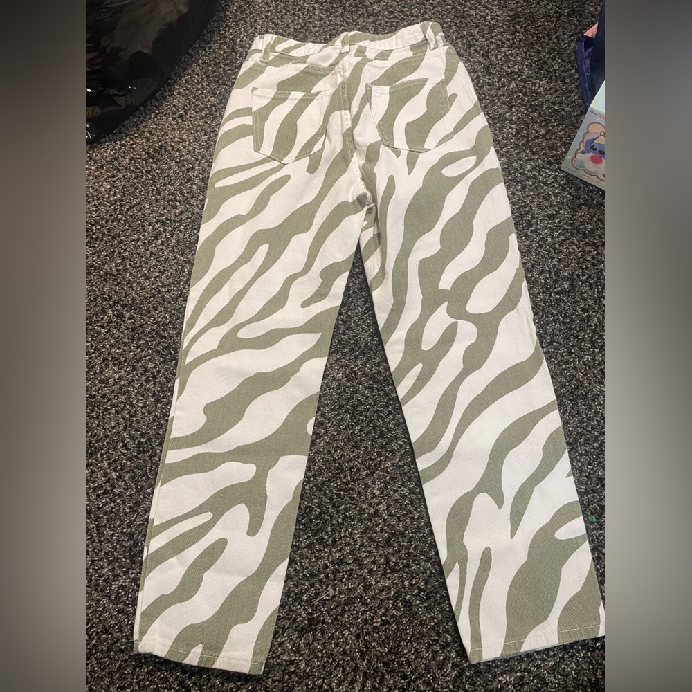 Trendy High Rise Striped Pants - Picture 4 of 6